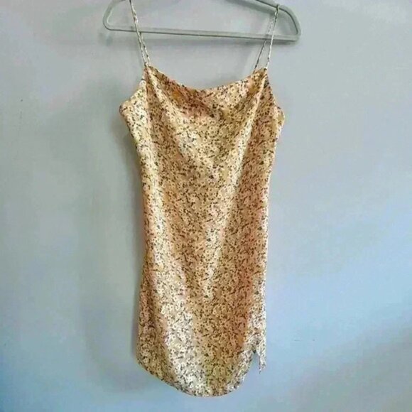 Le Lis Floral Yellow Cowl Neck Dress - Picture 2 of 6